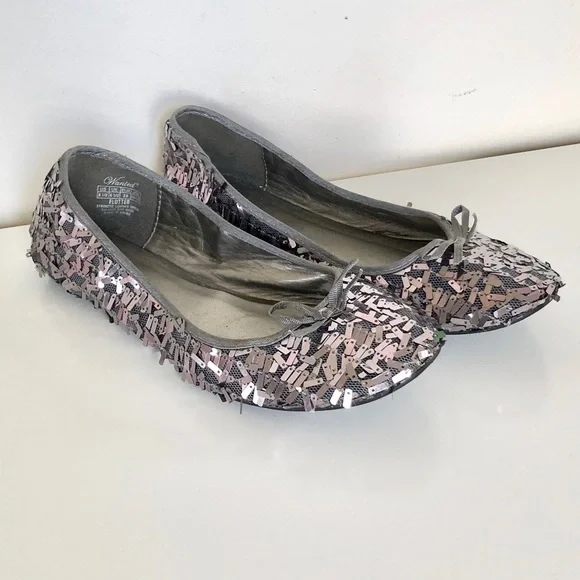 Wanted Confetti Style Shimmering Flats - Picture 10 of 10